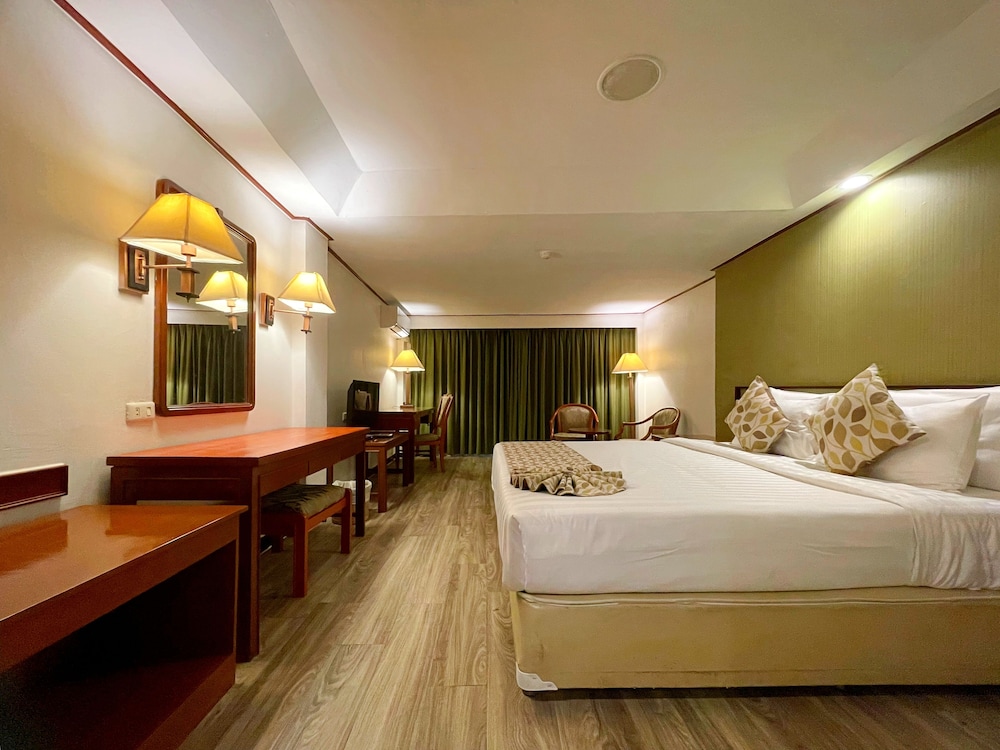 SUPERIOR, KING BED