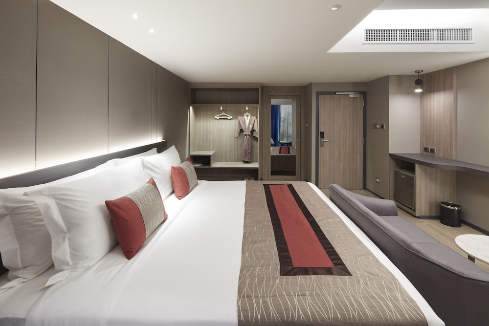 Mini, Suite, King Bed