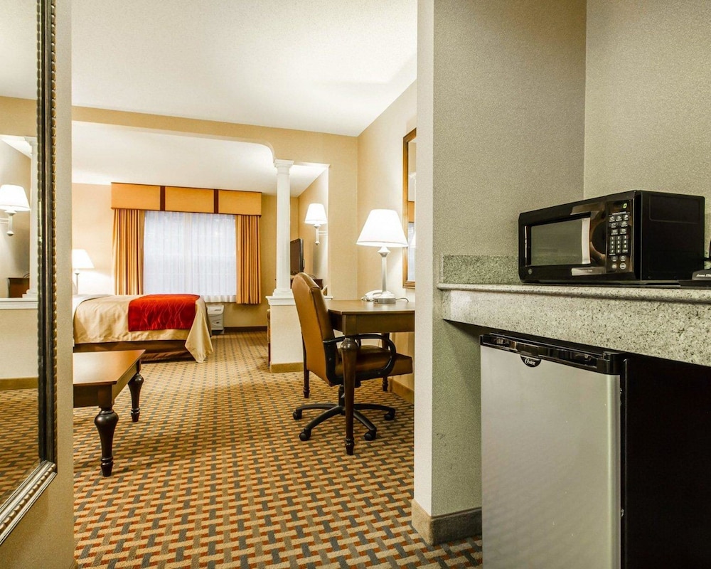Comfort Inn and Suites Scarborough - Portland 49/55