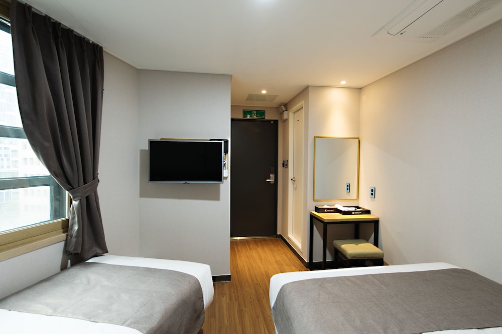 EHWA HOTEL MYEONGDONG 15/69