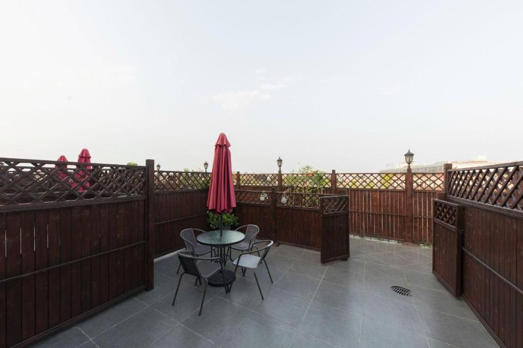 Yiting Zhenshe Hotel (Beijing Qianmen Pedestrian Street) 50/50