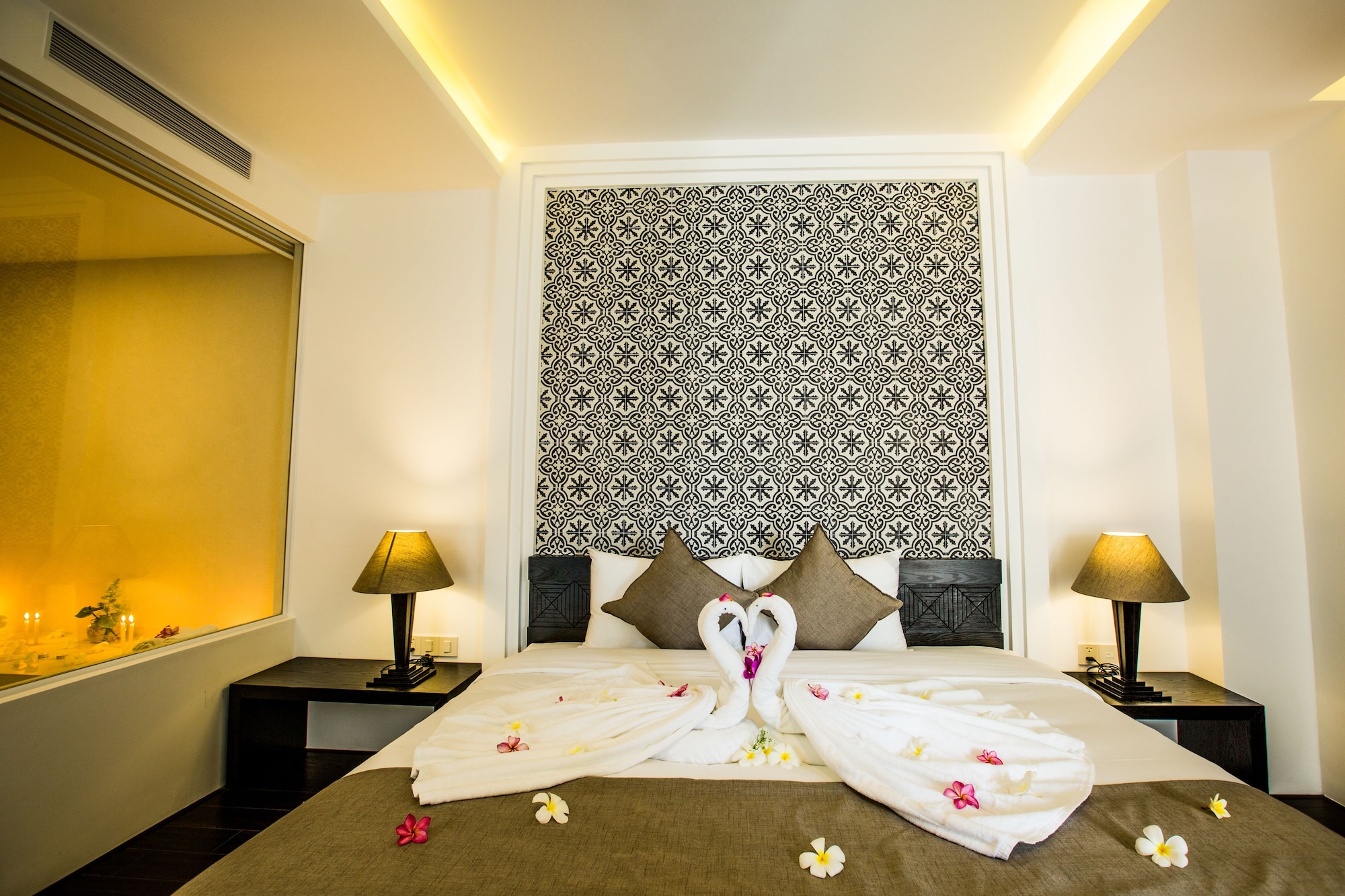 Kubera King Suite