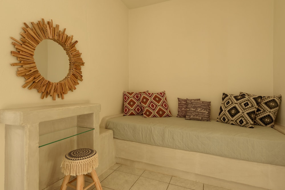 Gizis Cliffside Suites 39/50