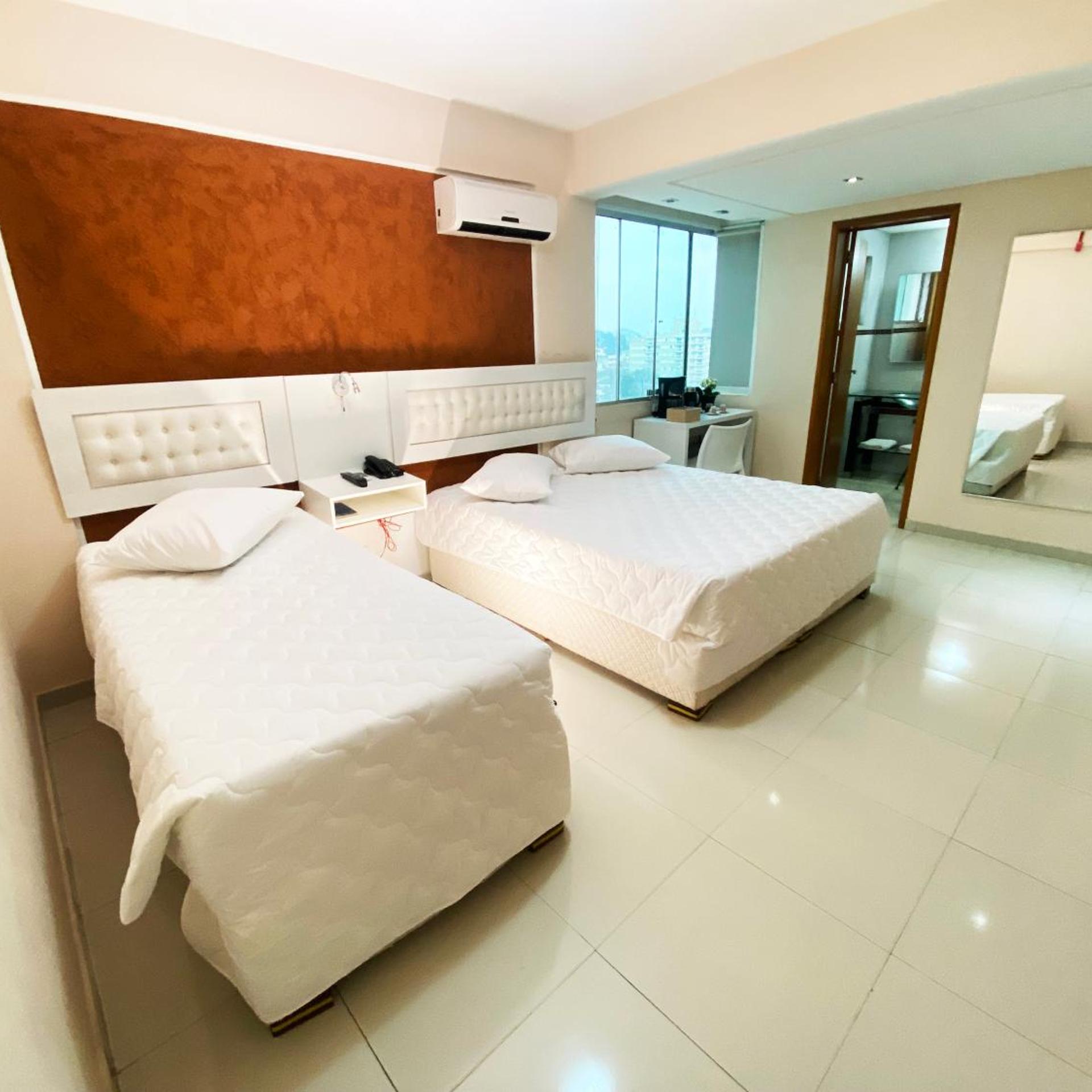 HOTEL EMIRATES 12/52