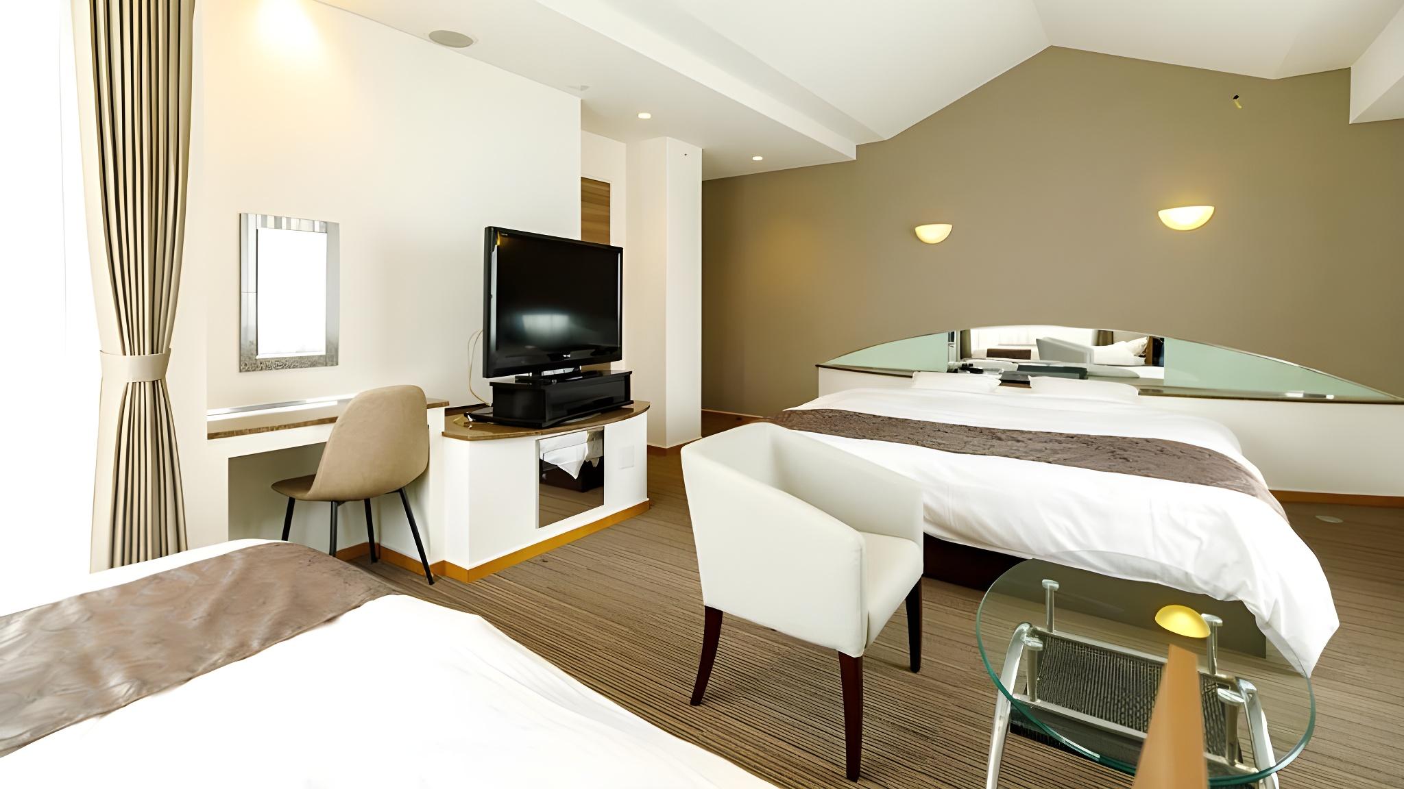 Deluxe, 1 Double and 1 Single Bed, Bay View