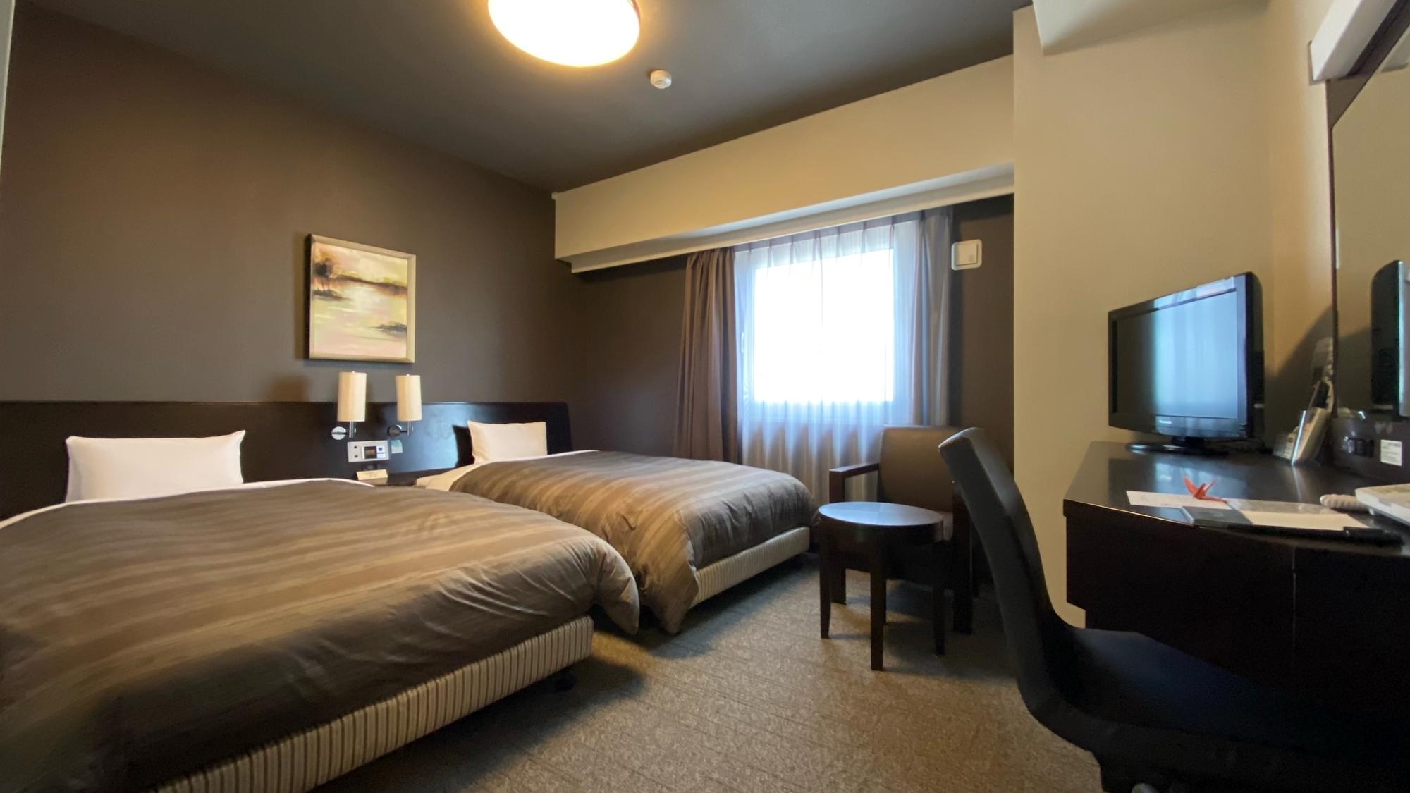 Comfort, Twin Beds, City View