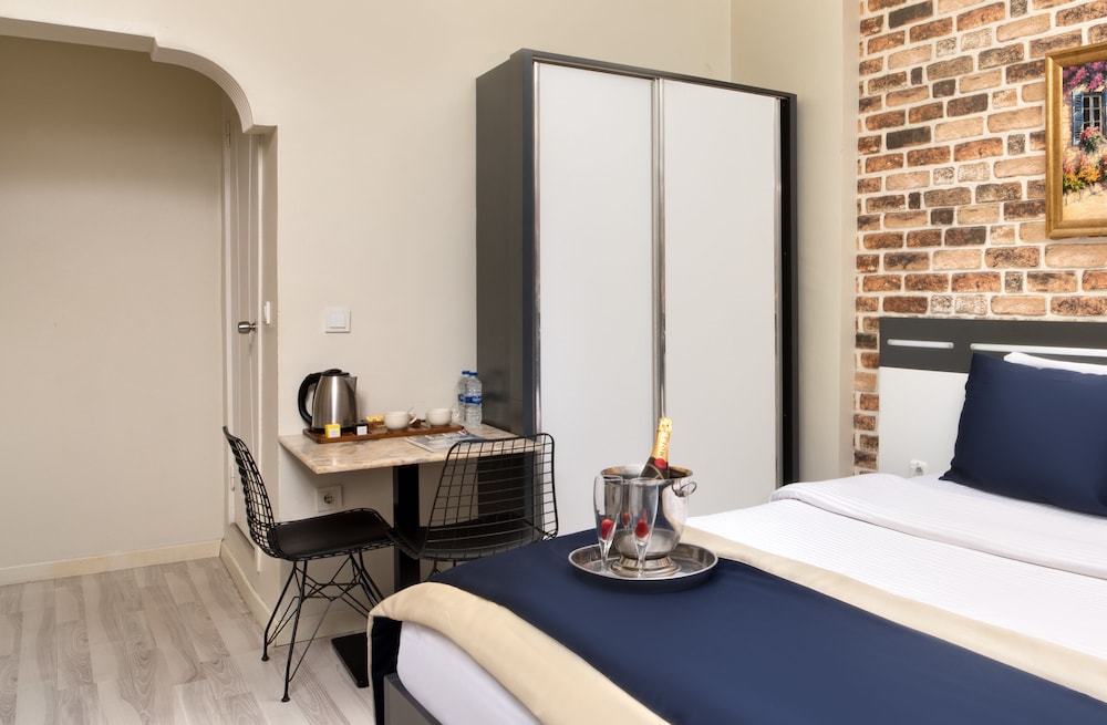 Istanbul Hotel & Suites 11/19