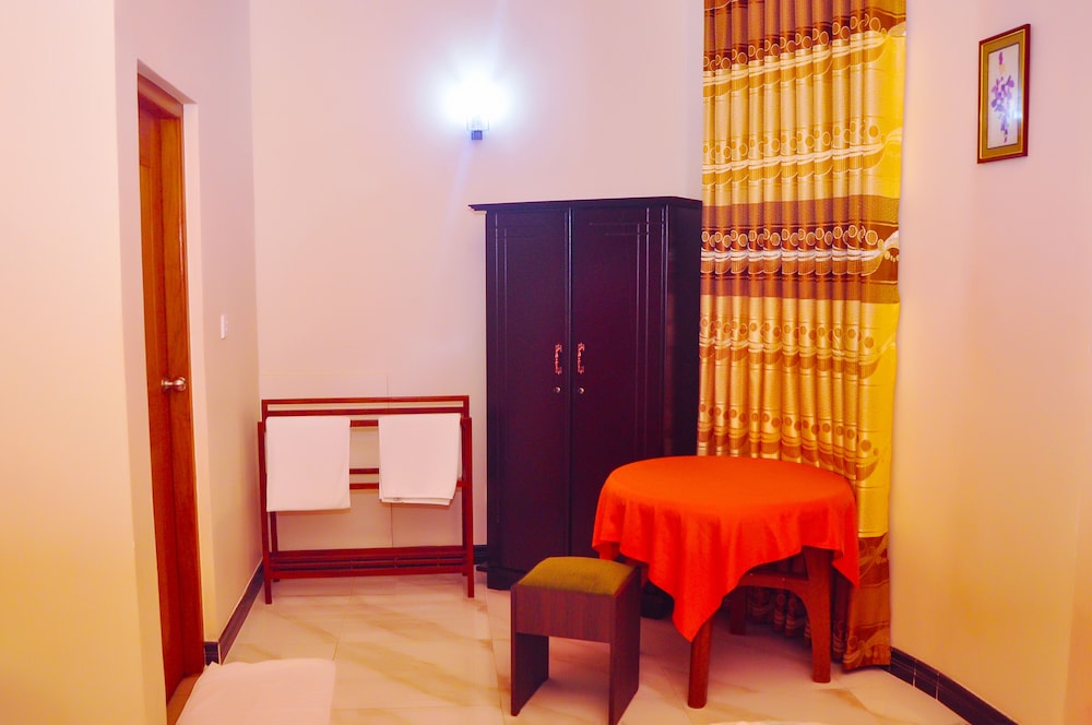 Kandyan Residency 35/50