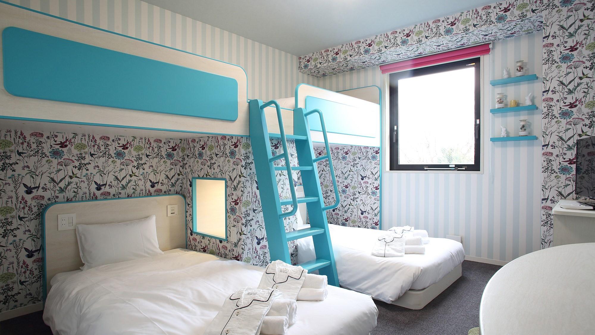 Club, Quadruple, Bunk Bed, Two Story