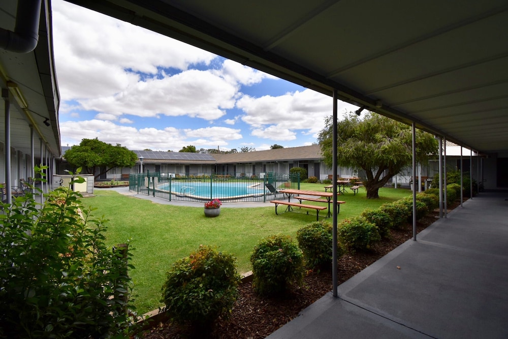 Townhouse Motel Cowra 11/56