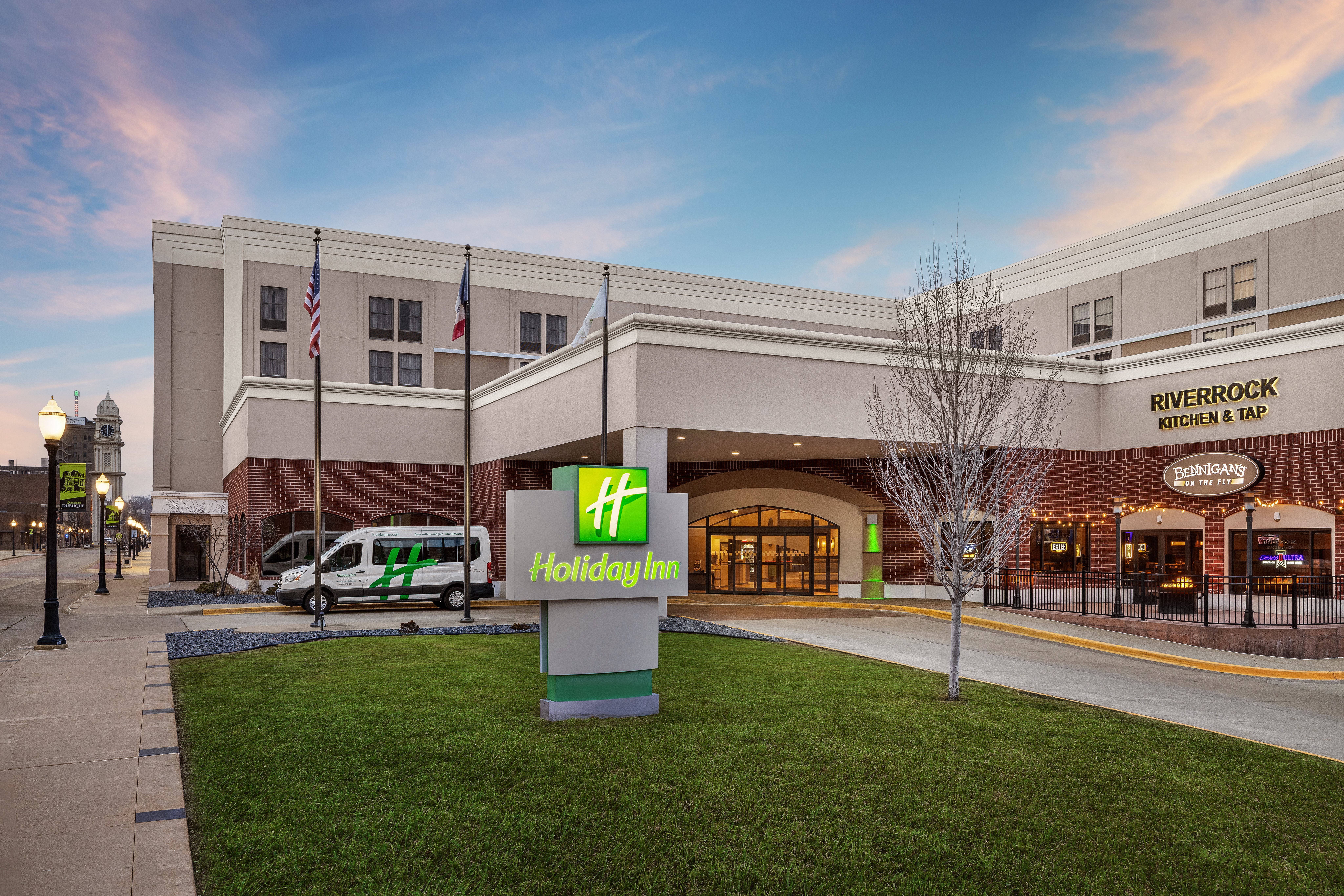 Holiday Inn Dubuque/Galena 68/78