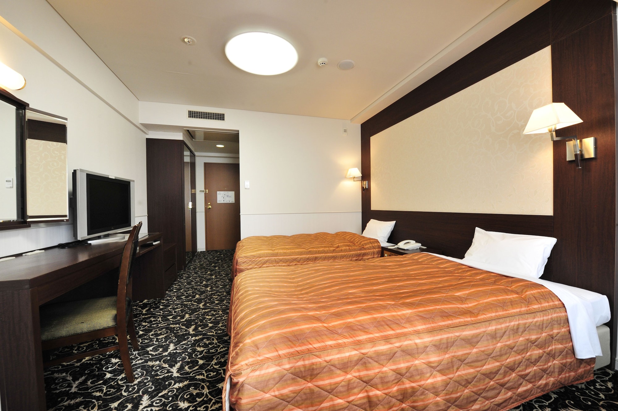 غرفة بسريرين منفصلين بإطلالة على النهر في الملحق، Hotel Global View Kushiro 5/5