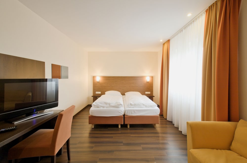 Hotel Silicium 12/26