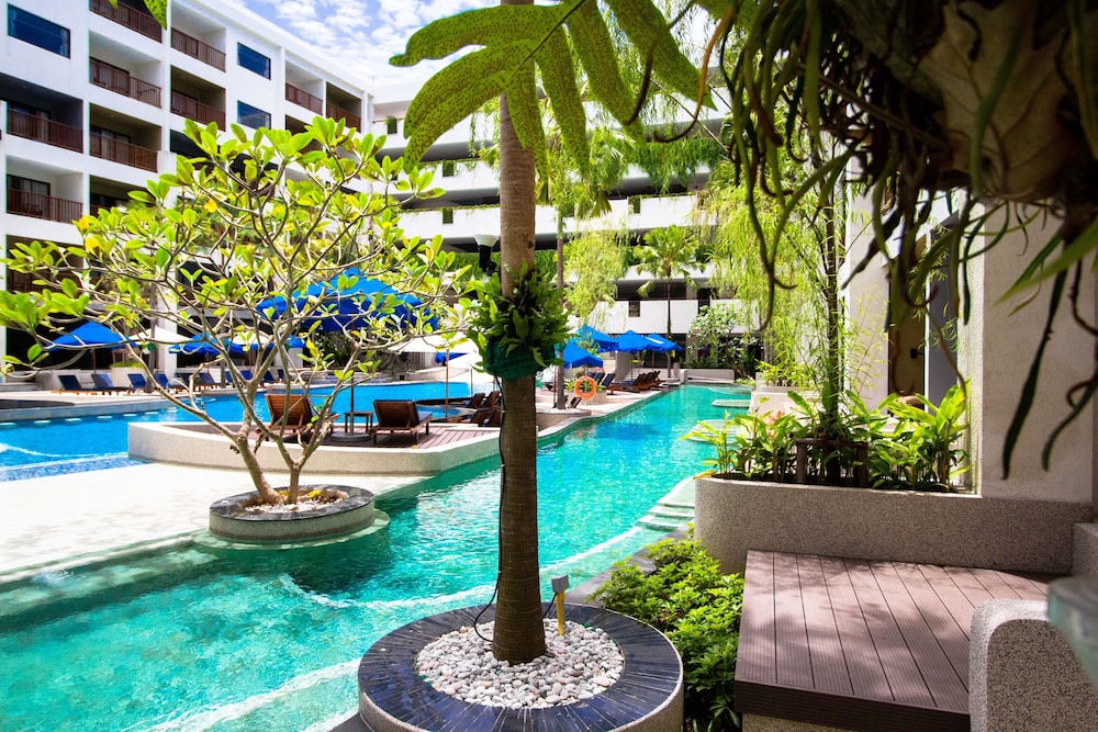 Deevana Plaza Phuket Patong 70/73