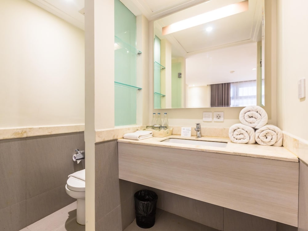 Alron Hotel Kuta Powered by Archipelago 32/67