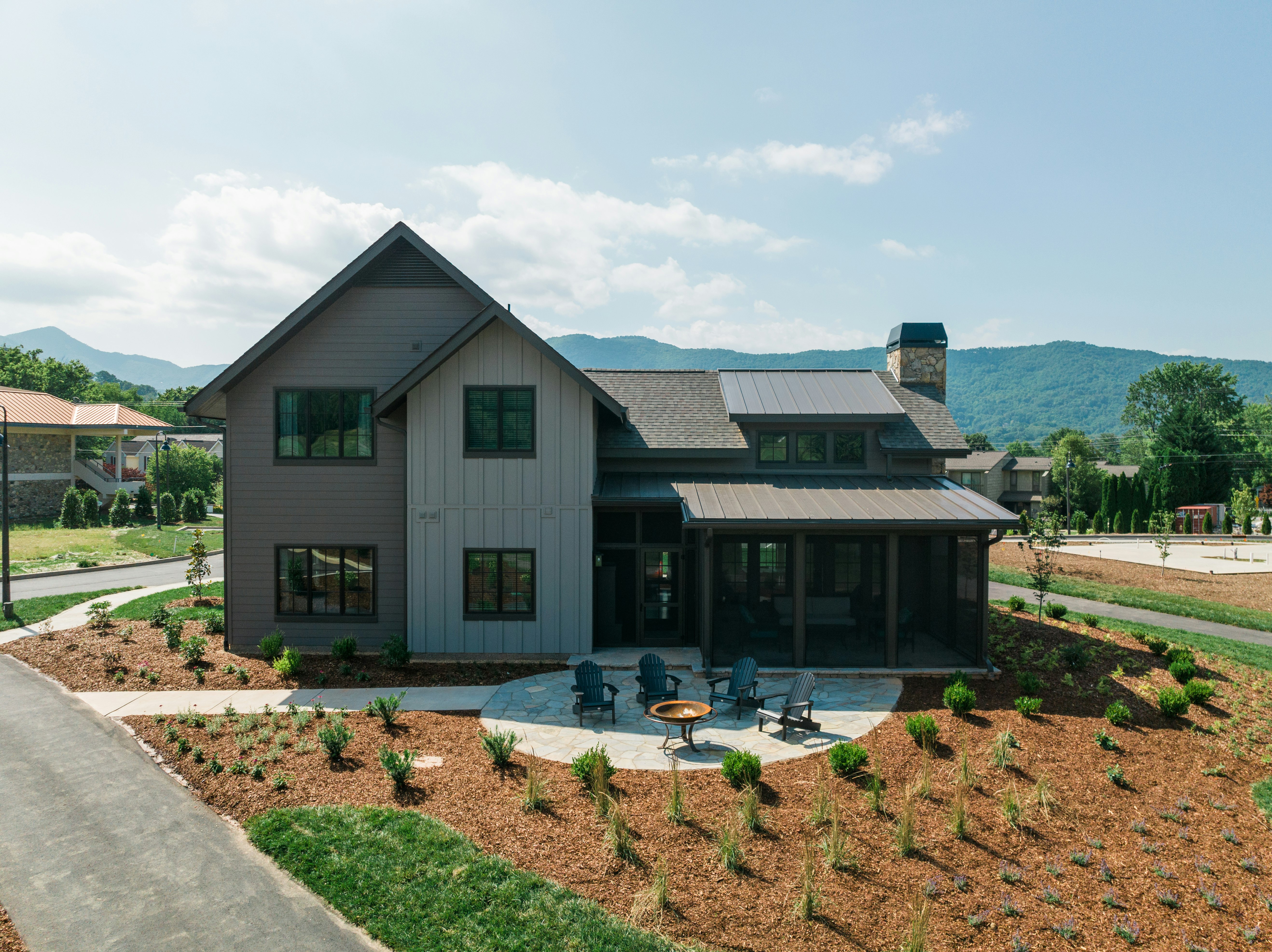 Waynesville Inn and Golf Club, Tapestry Collection by Hilton 68/72