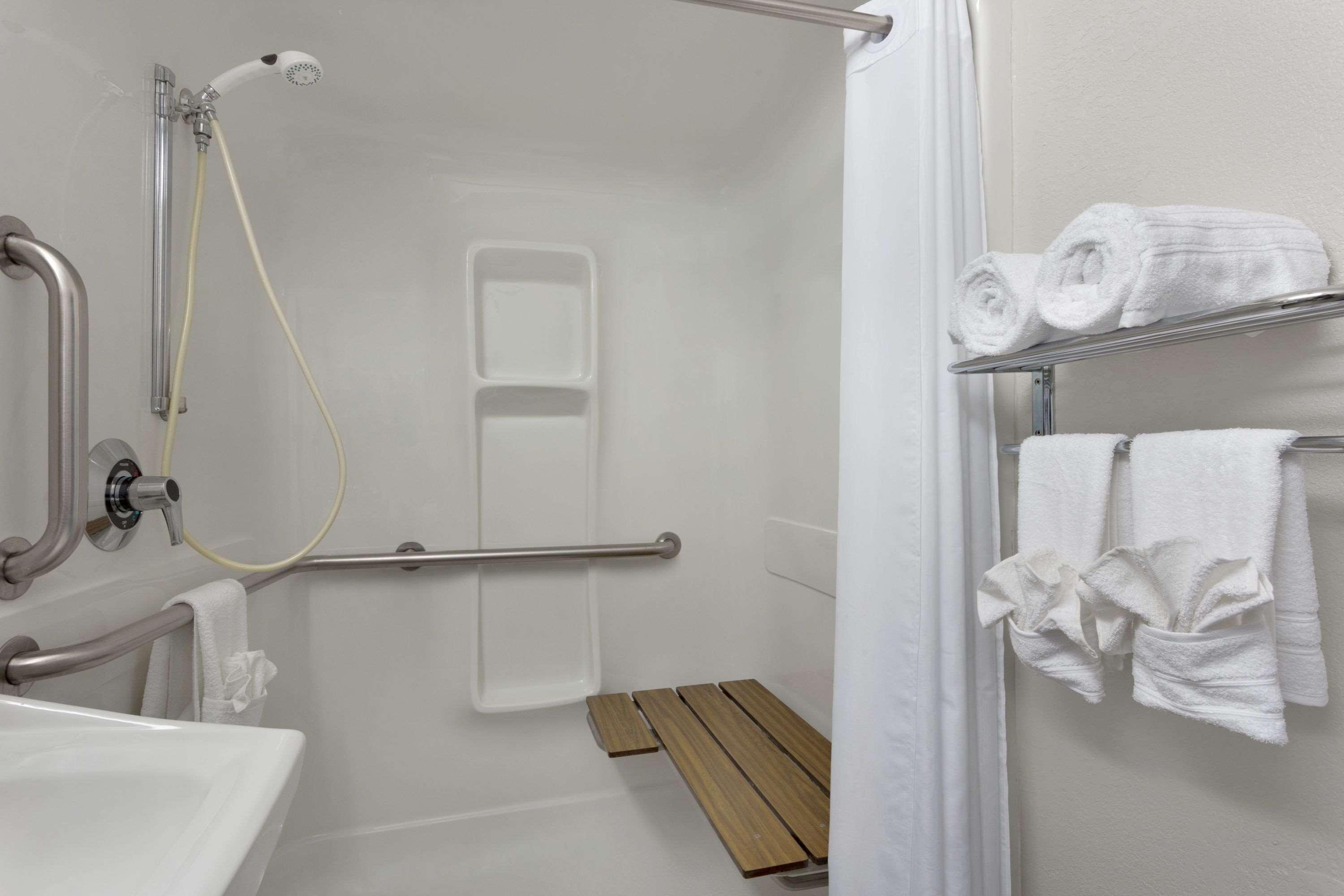 Microtel Inn Louisville East 28/28