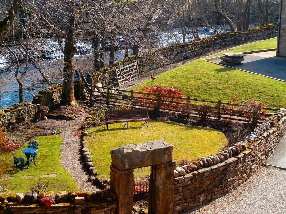 Riverside Bed &amp; Breakfast 34/46