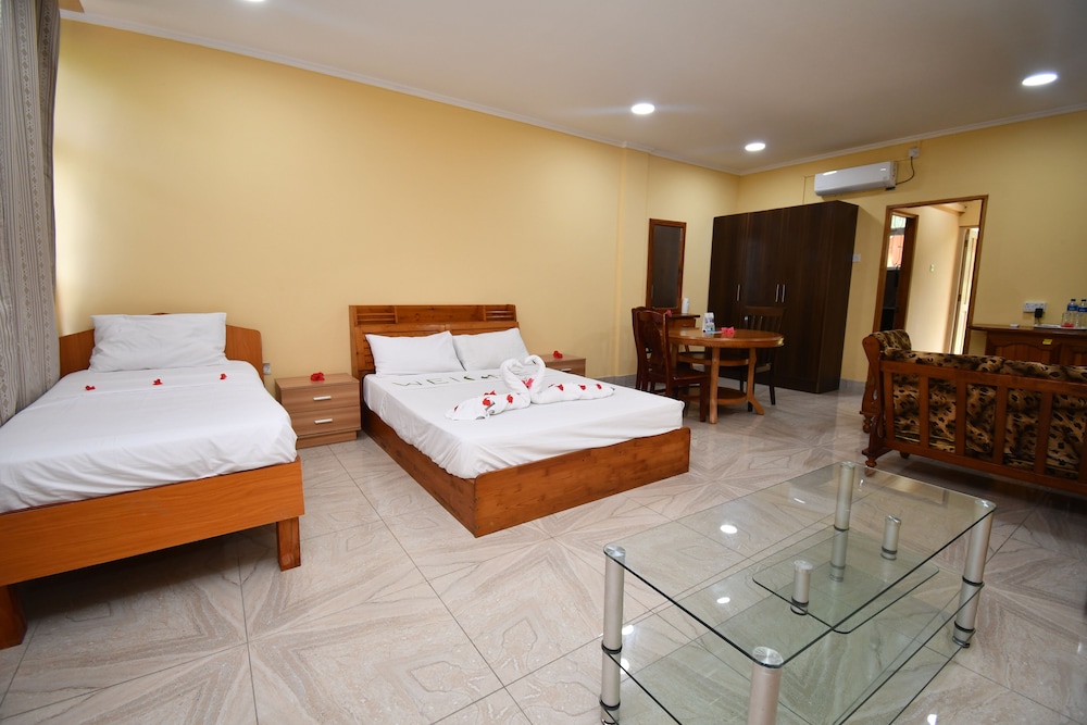 Reef Holiday Apartments Hotel Mahe Island 12/60