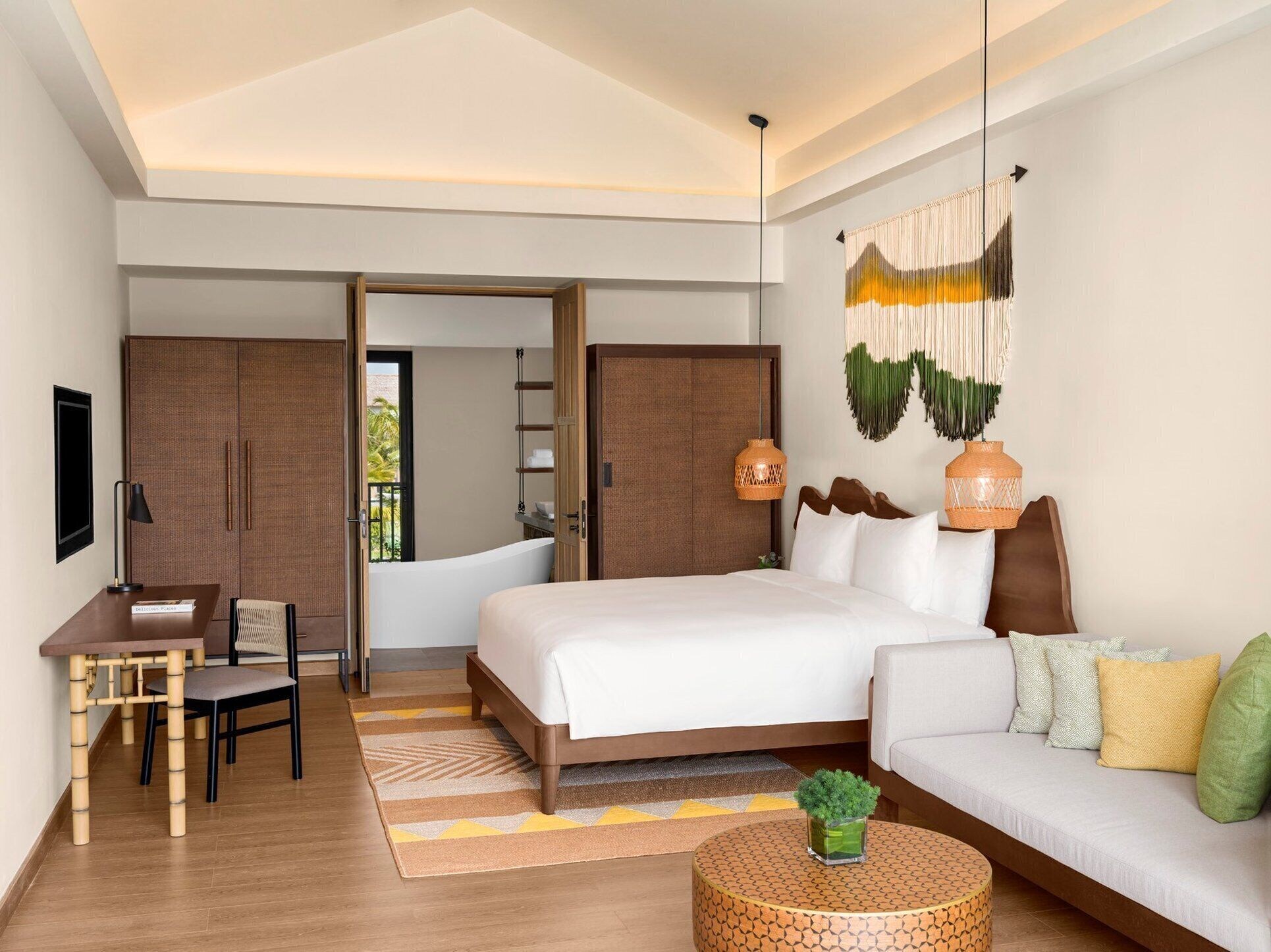 GRAND, POOL, VILLA