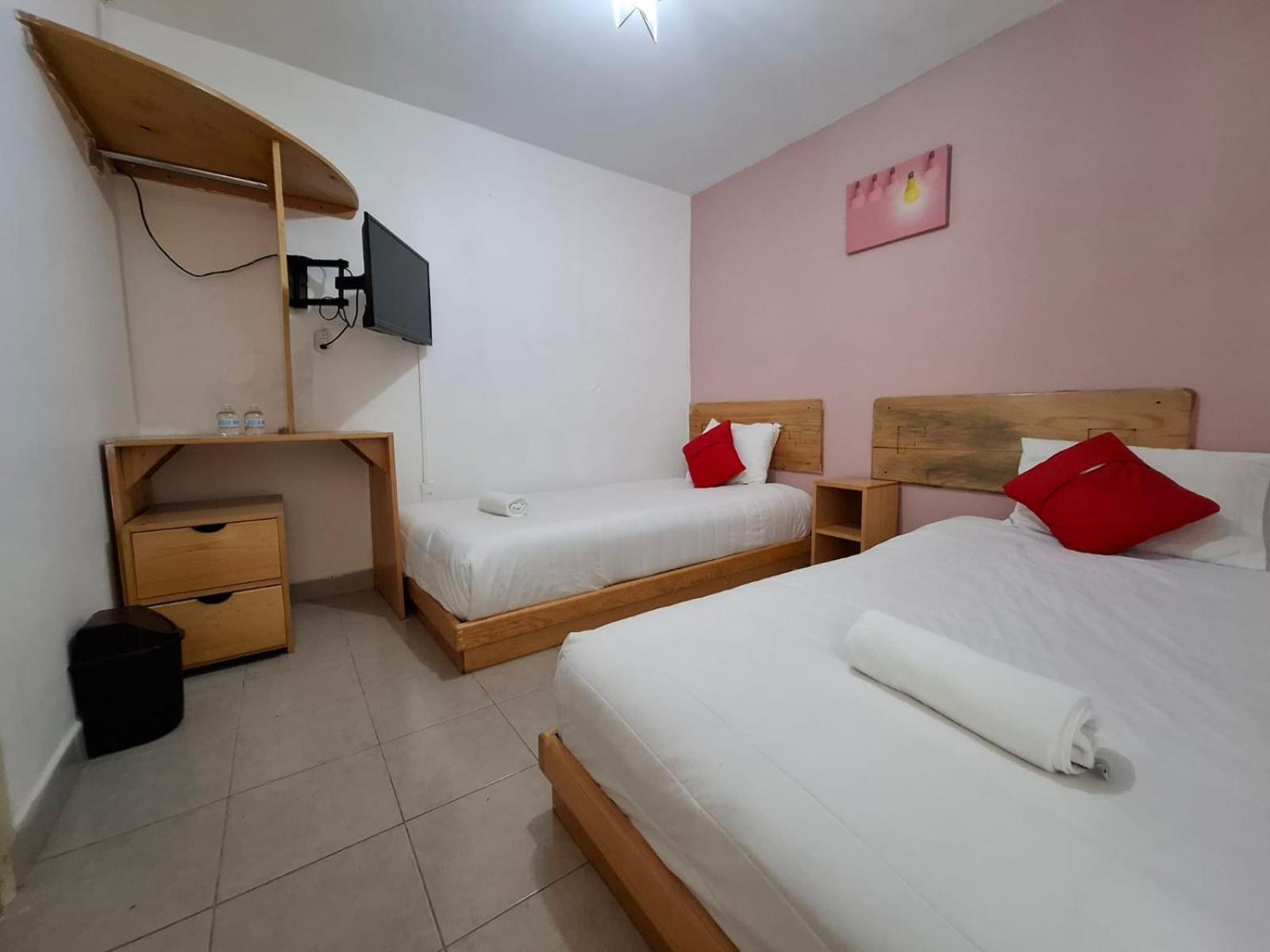 Room, Twin Beds, Hotel Dulce Luna 5/7