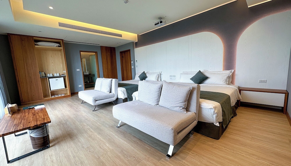 غرفة ديلوكس رباعية بسريرين كينج بإطلالة على الحديقة، Villa Loherb 4/7