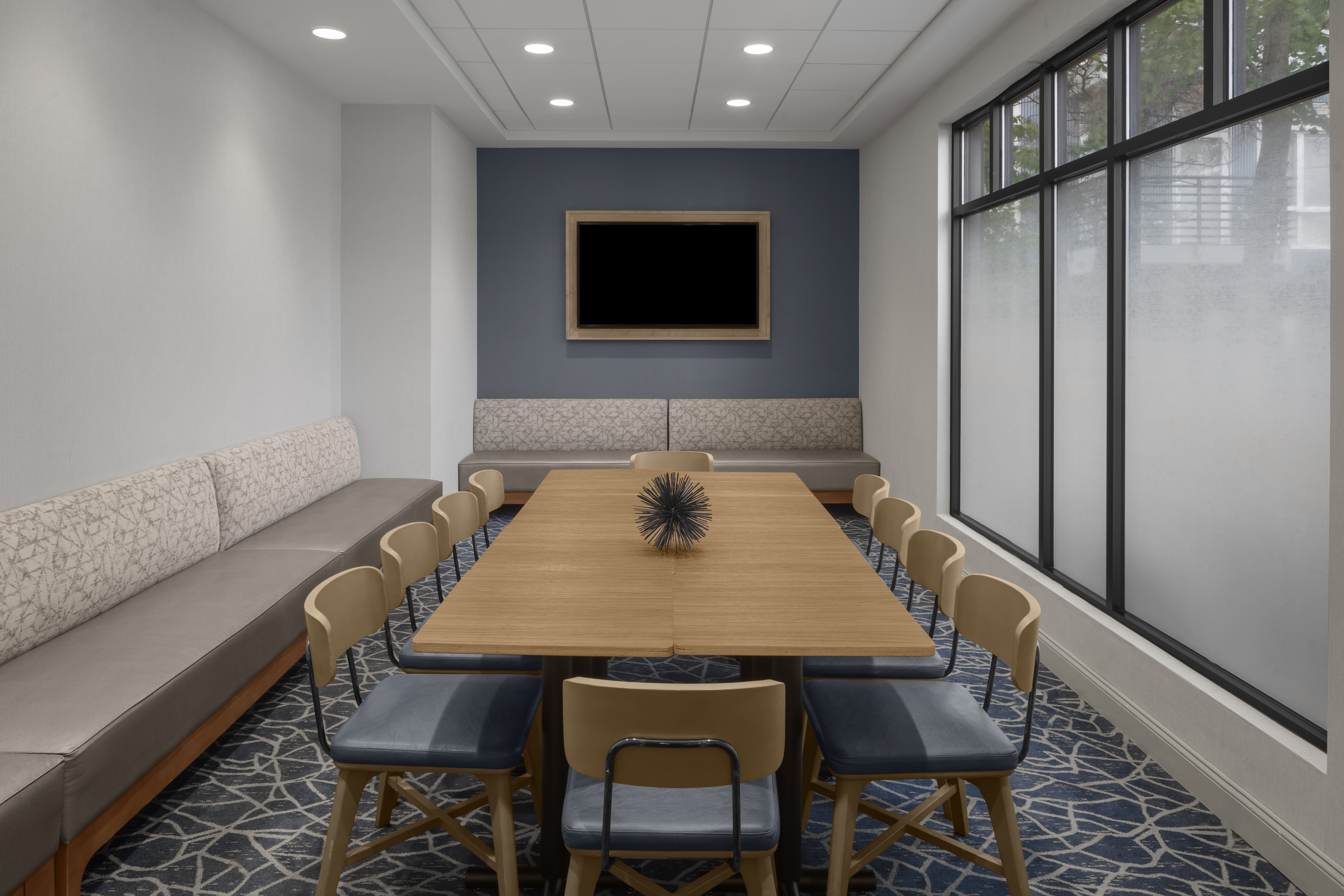 Holiday Inn Express & Suites Boston - Cambridge 36/47