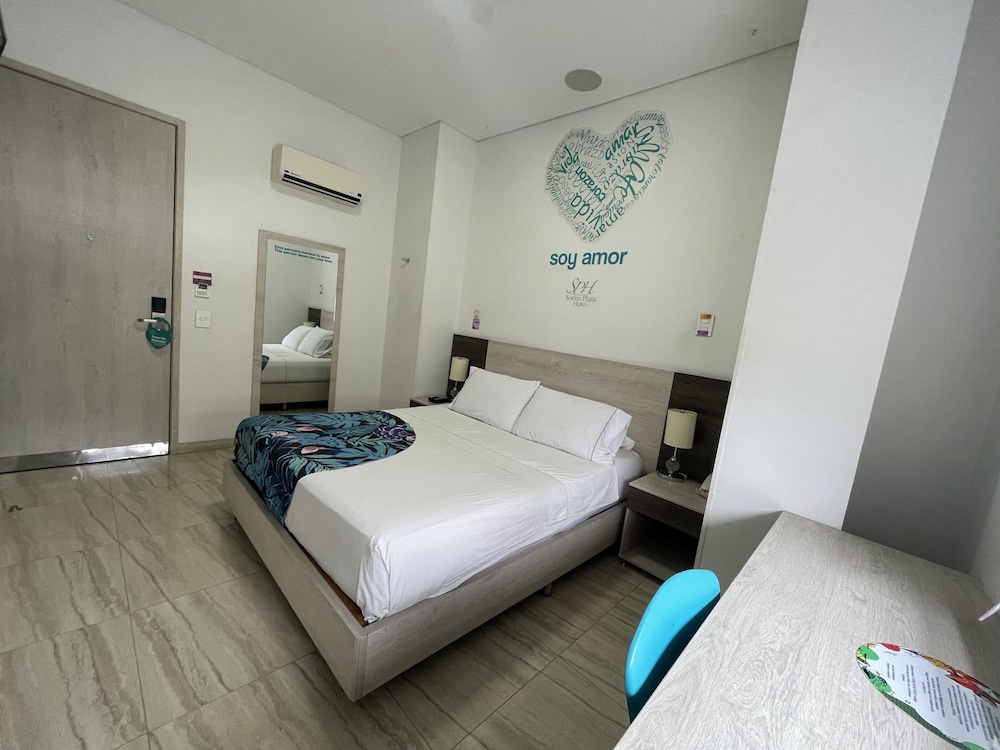 Sixtina Plaza Hotel 20/65