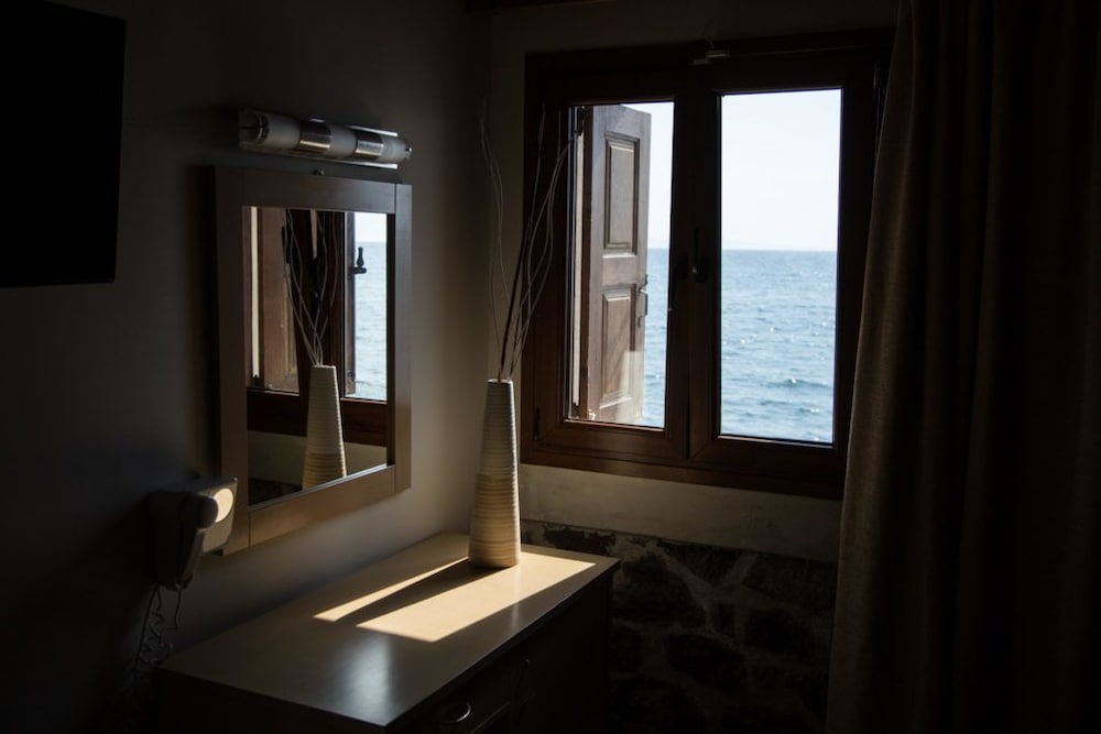 Olive Press Hotel 50/50
