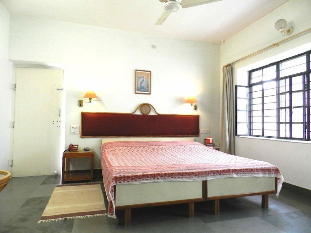 Jai Niwas 11/50