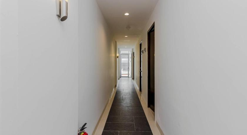 Reddoorz Plus Pasar Baru 29/43