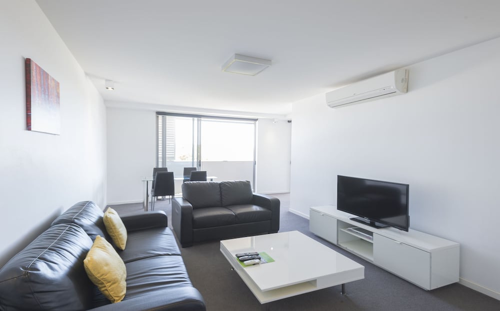 EASTWOOD APARTMENTS 36/46