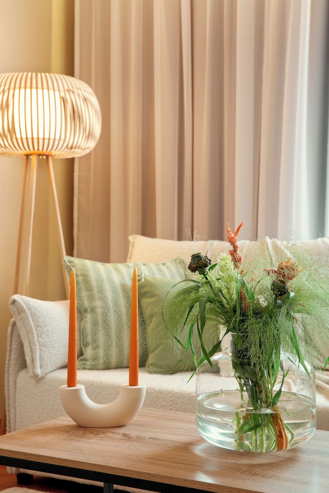 Zeus Essence Bucharest, Trademark Collection by Wyndham 28/65