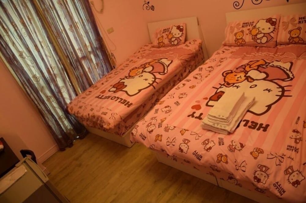 Love Fengjia Colorful Hotel 23/37