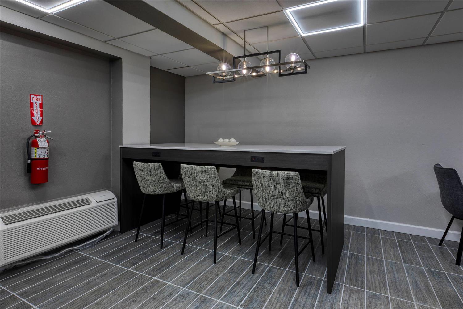Clarion Pointe Decatur River City 10/41
