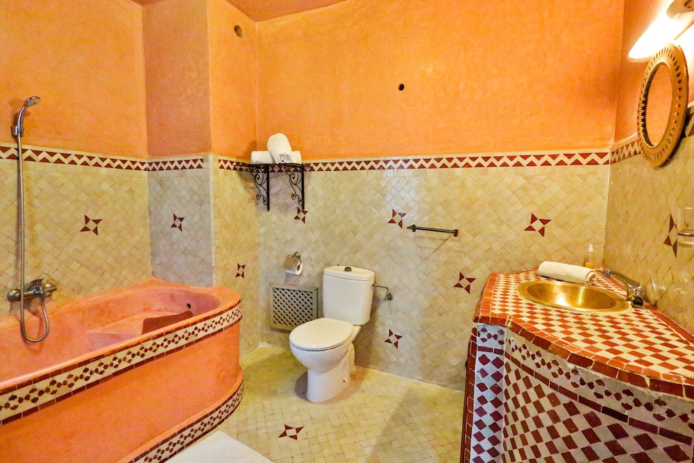 Riad Al Khansaa 14/70