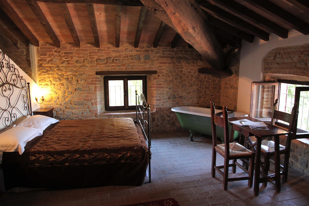Antico Borgo Di Tabiano Castello 24/36