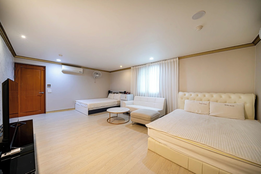 Sense Motel 9/50