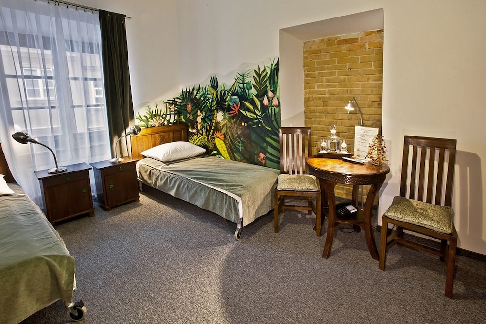 STANDARD, TWIN BEDS