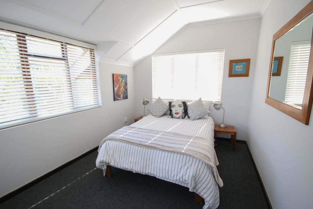 Moonriver Self-catering 4/29