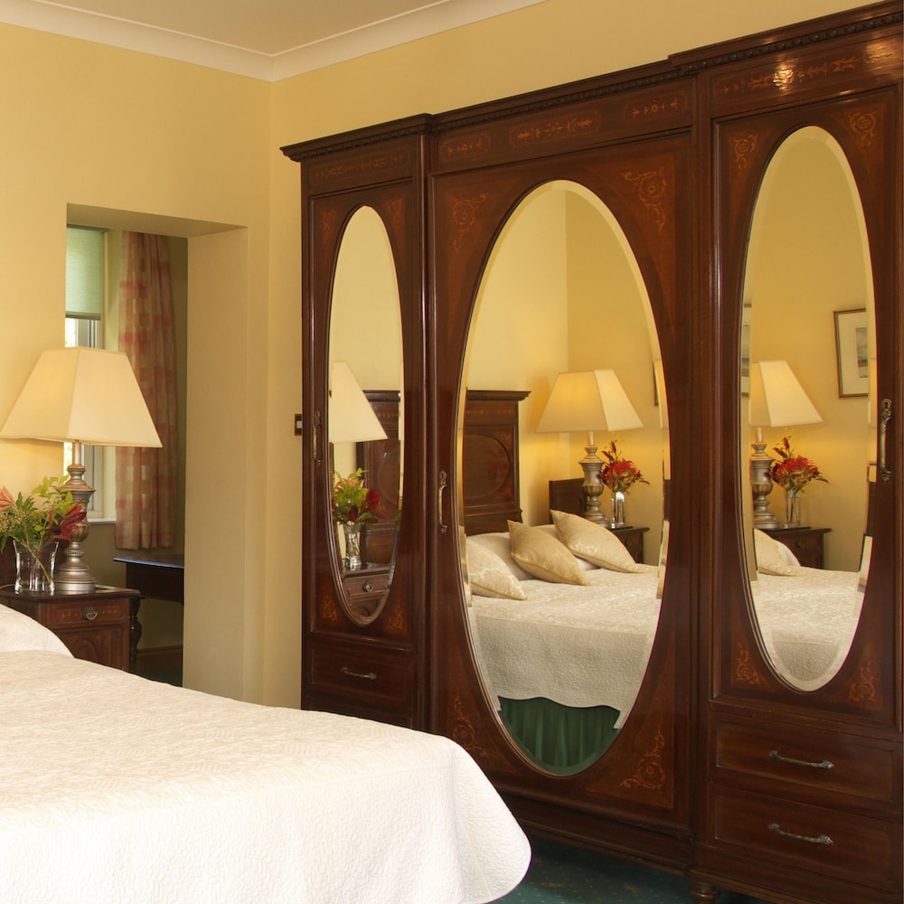 Seaview House Hotel 7/39