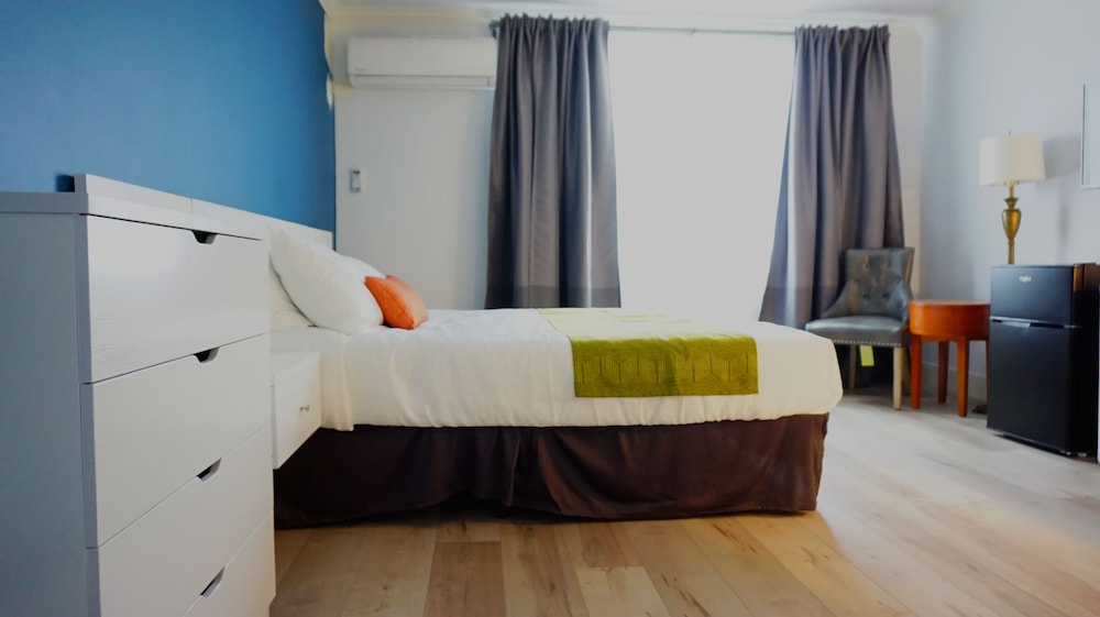 Hometel Suites 42/72