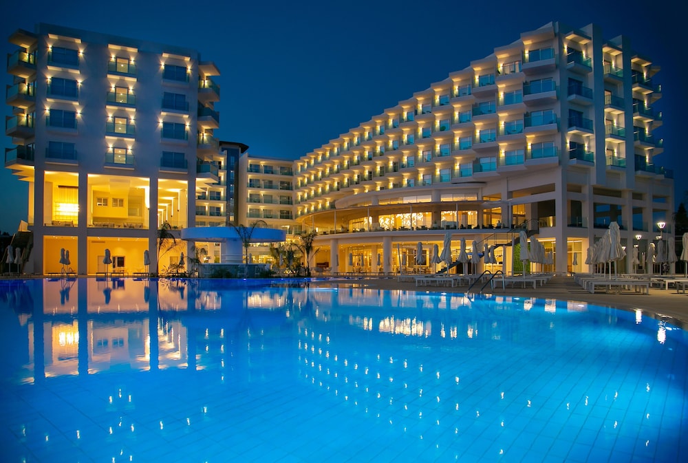 Nissiblu Beach Resort in AYIA NAPA