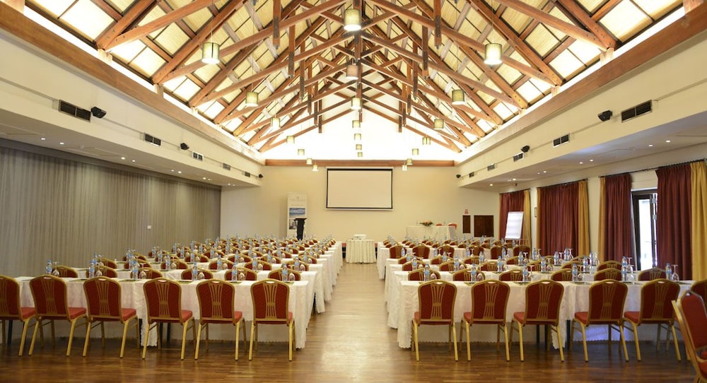 Crystals Beach Resort Belle Mare, a member of Radisson Individuals 44/56