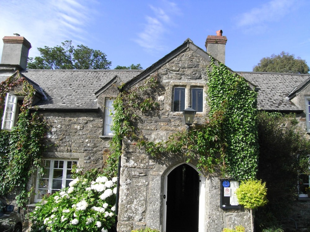 Collaven Manor Hotel 2/78