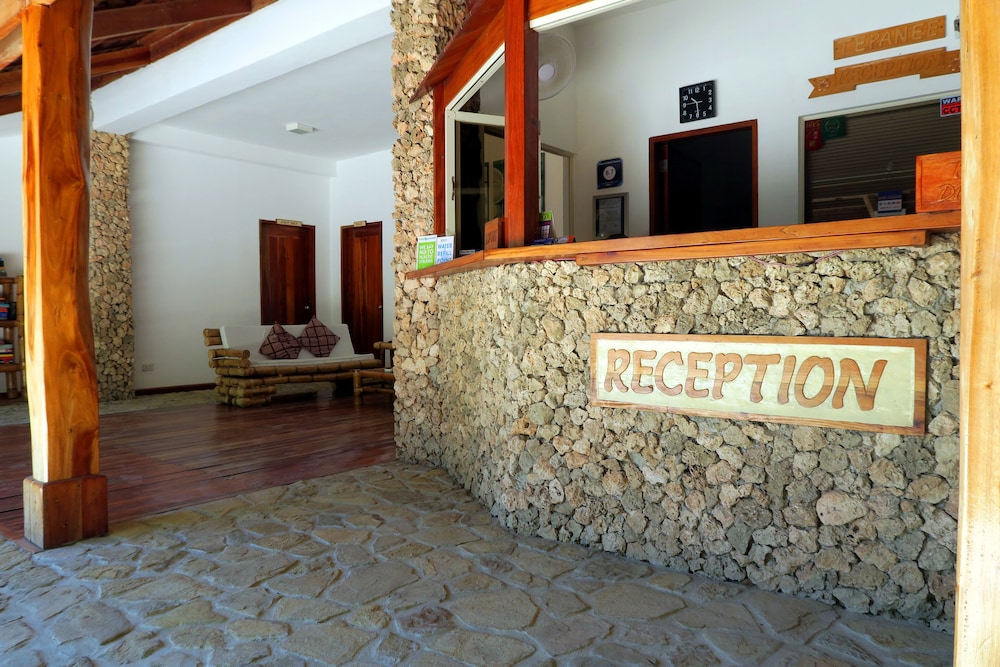 Tepanee Beach Resort 13/63