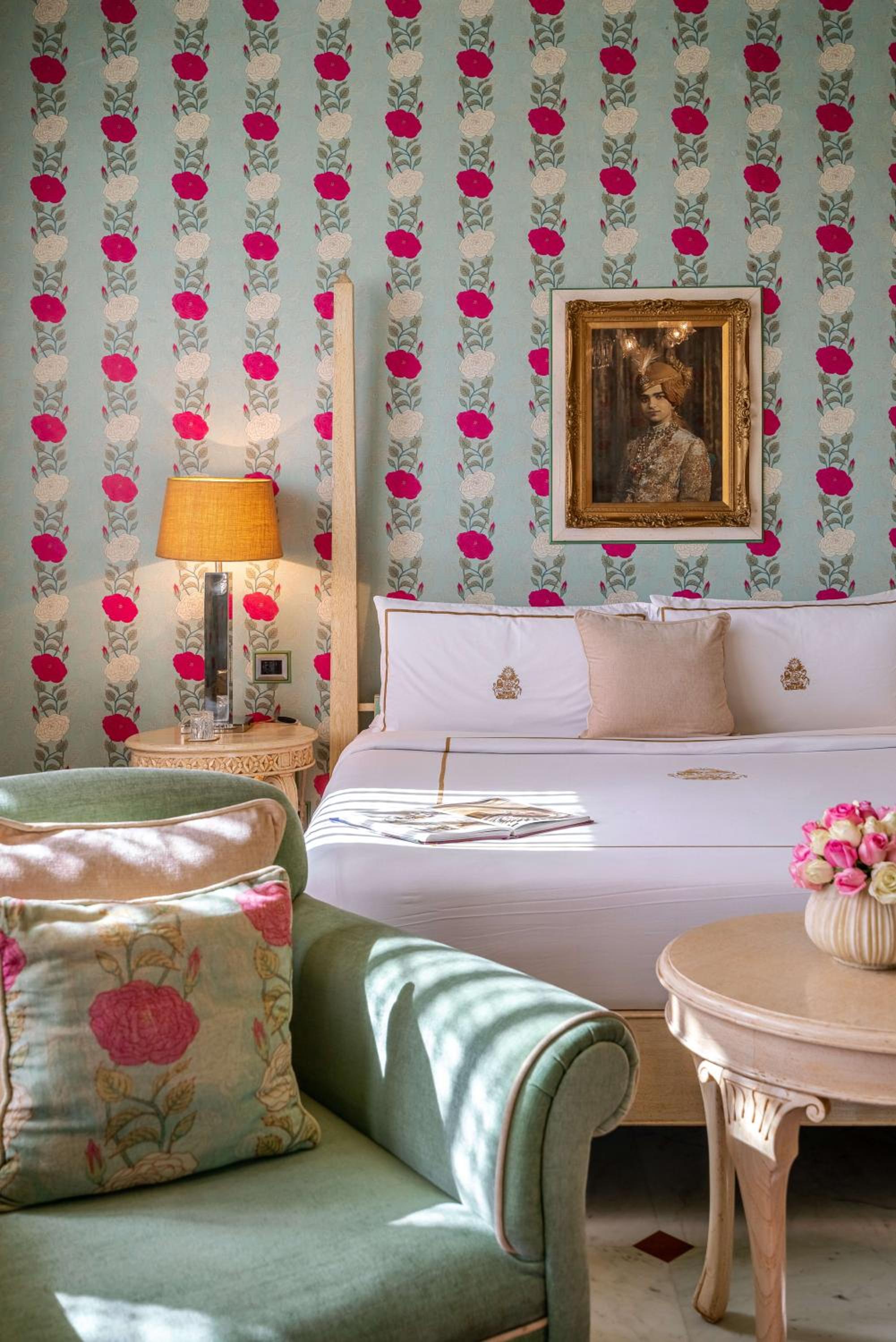 Palace, Suite, Queen Bed