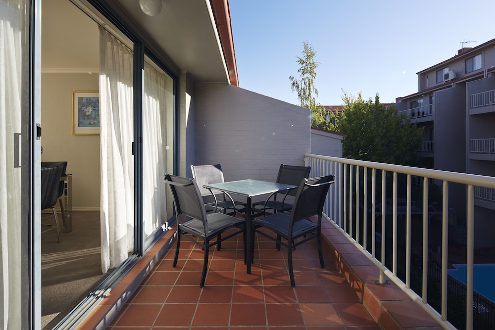 Pinnacle Apartments، كانبرا 31/43