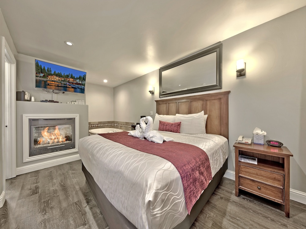 CALIFORNIA, SUITE, KING BED