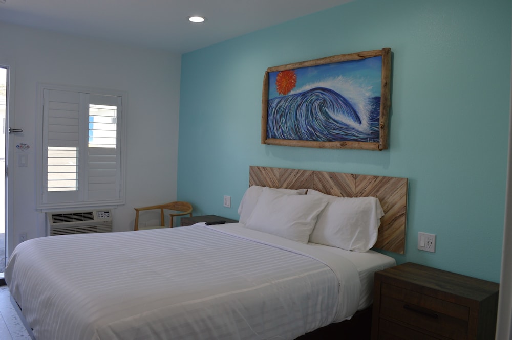 Basic, Queen Bed